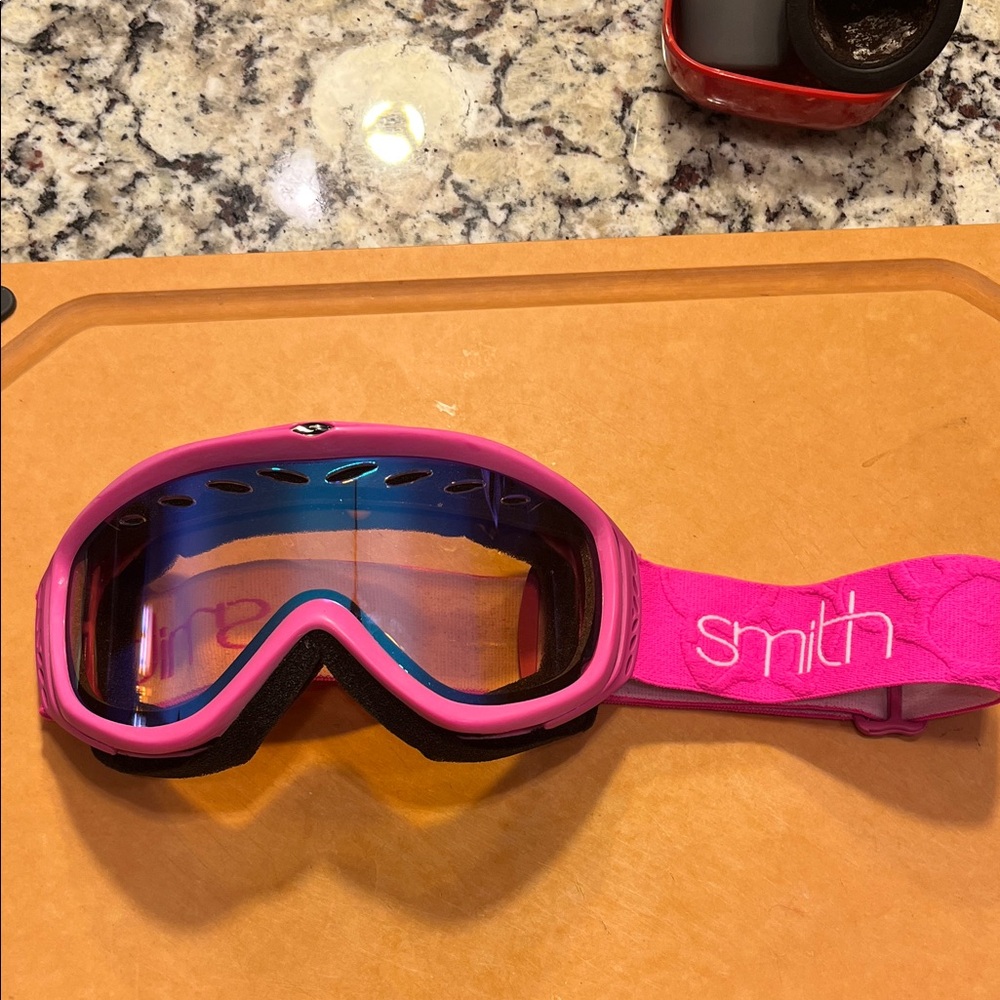 SMITH Vibrant Pink Goggles